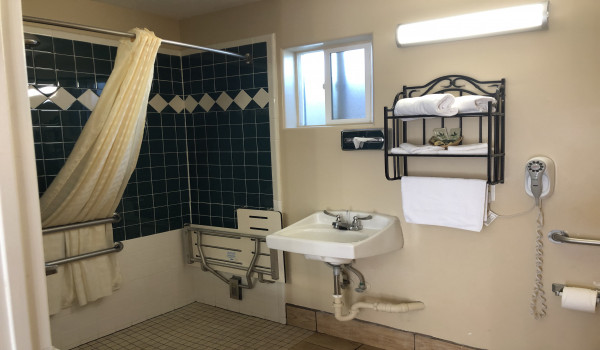 Surfside Stay Morro Bay - Hot Tub