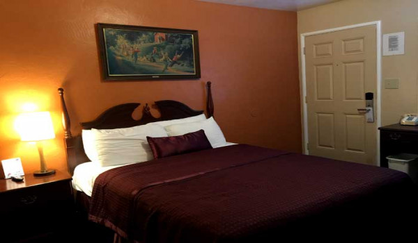 Surfside Stay Morro Bay - Standard Queen