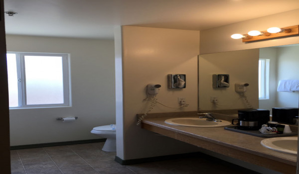 Surfside Stay Morro Bay - Bathroom